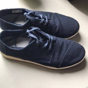 Tom’s fabric trainers. EUC.
